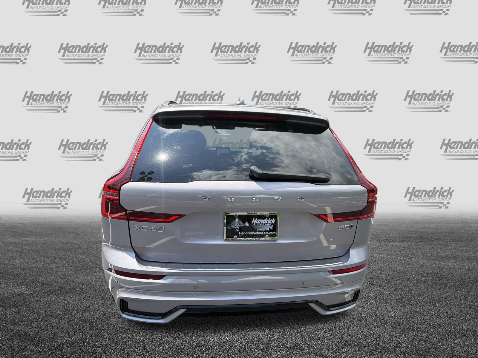 Certified 2026 Volvo XC60 B5 Plus AWD/4WD image 9