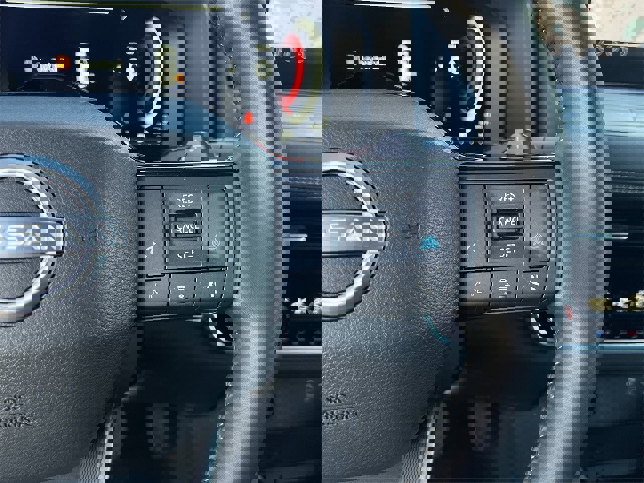 Certified 2025 Nissan Rogue SL w/ Tech Package image 11