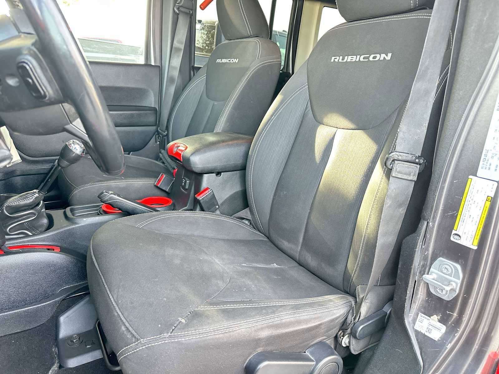 Used 2016 Jeep Wrangler Unlimited Rubicon w/ Connectivity Group image 17