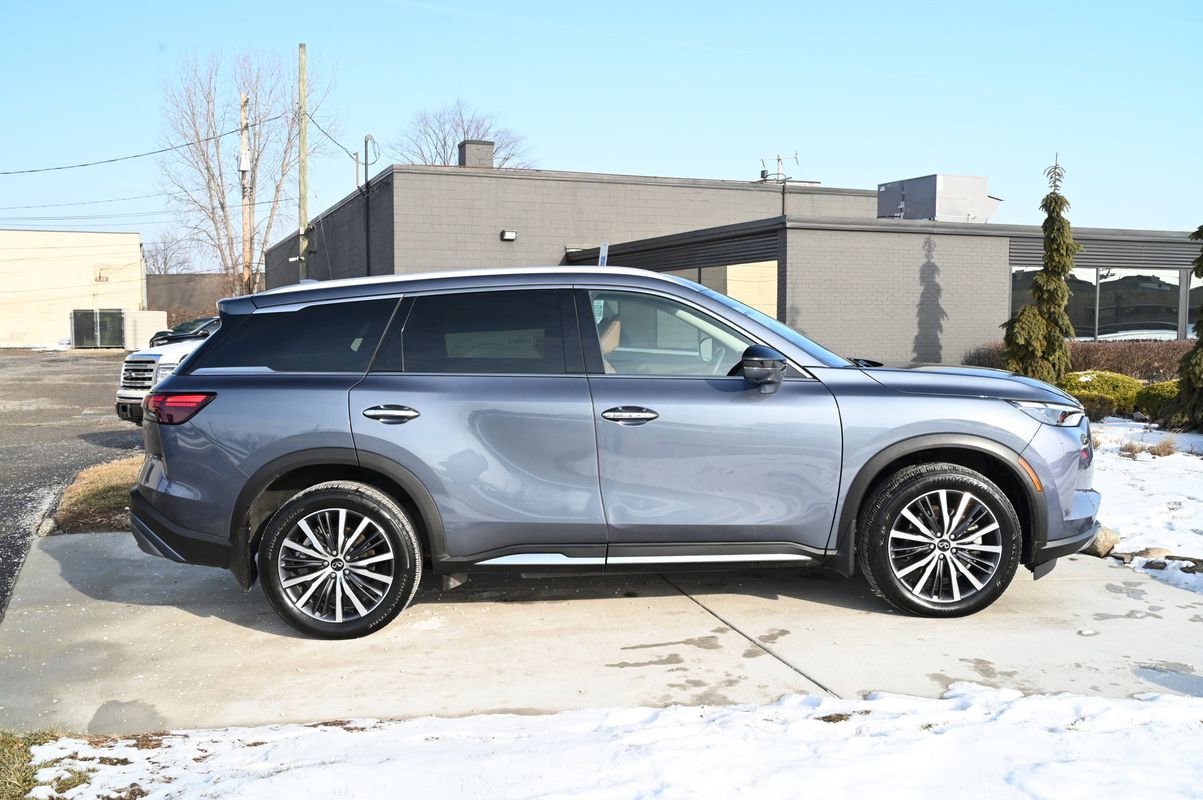 Used 2025 INFINITI QX60 Sensory image 4