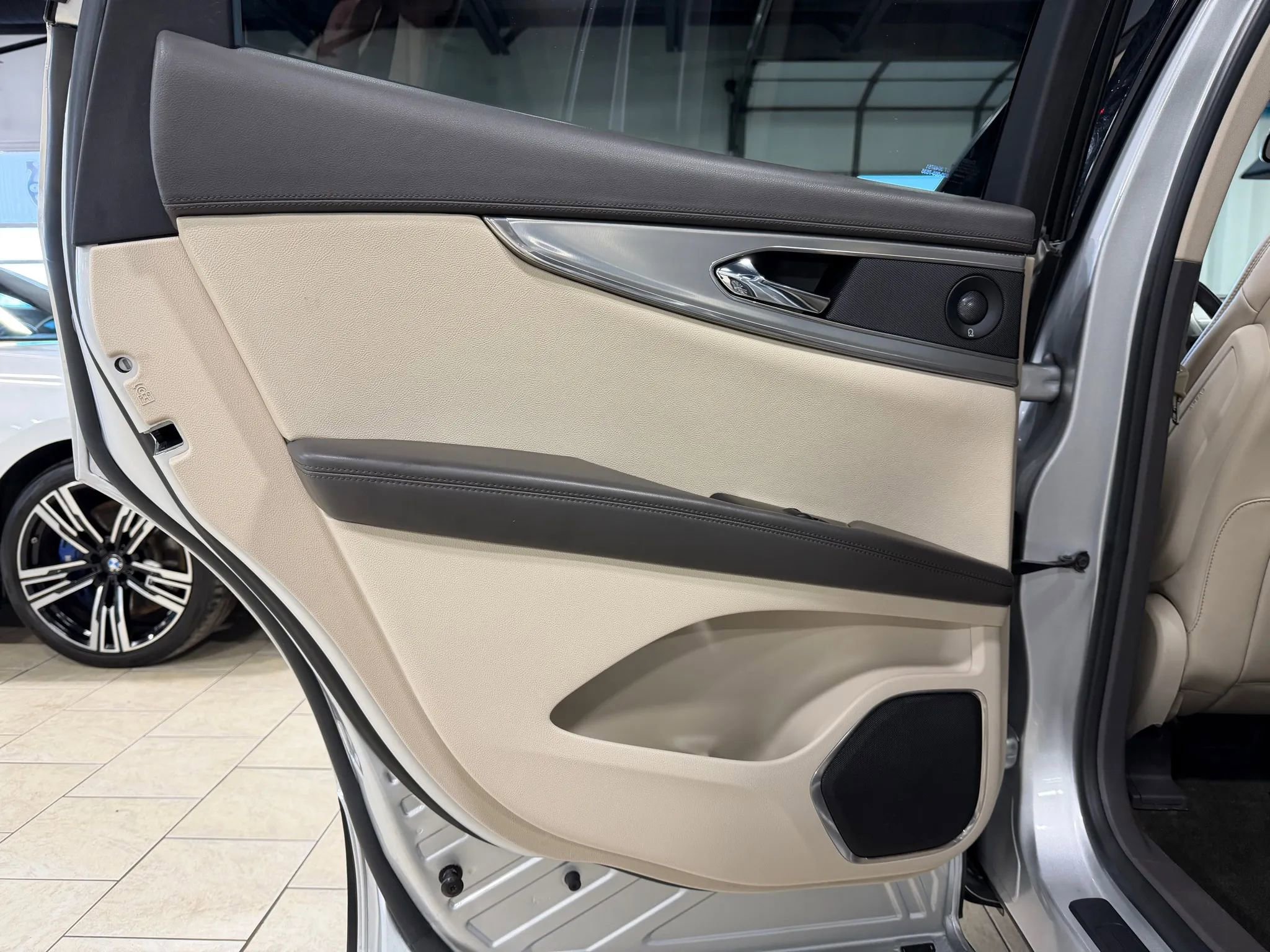 Used 2016 Lincoln MKX Reserve w/ Technology Package image 37