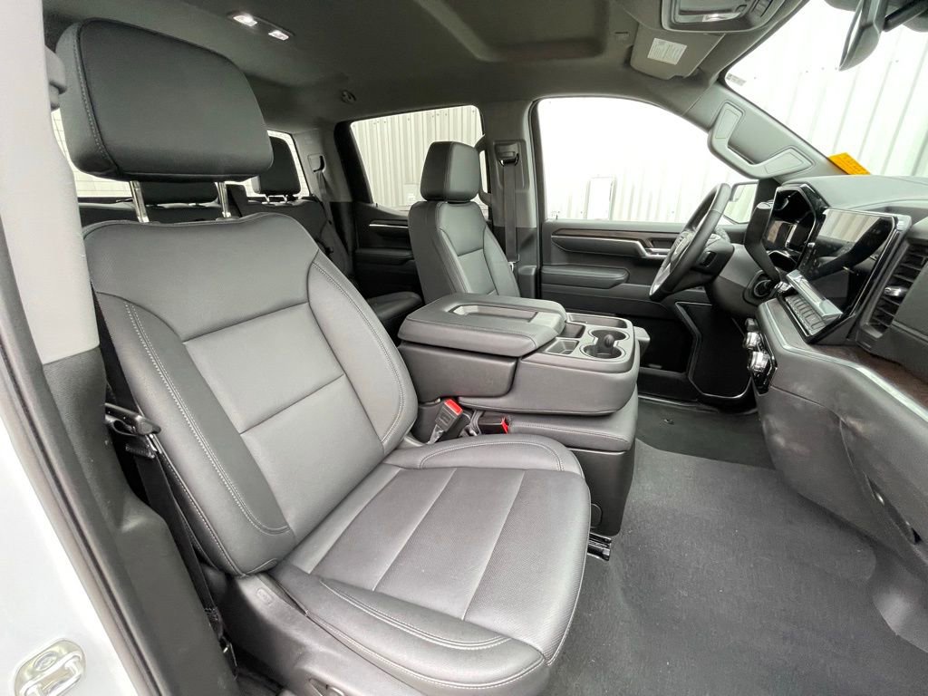 Used 2025 GMC Sierra 1500 SLT AWD/4WD image 31