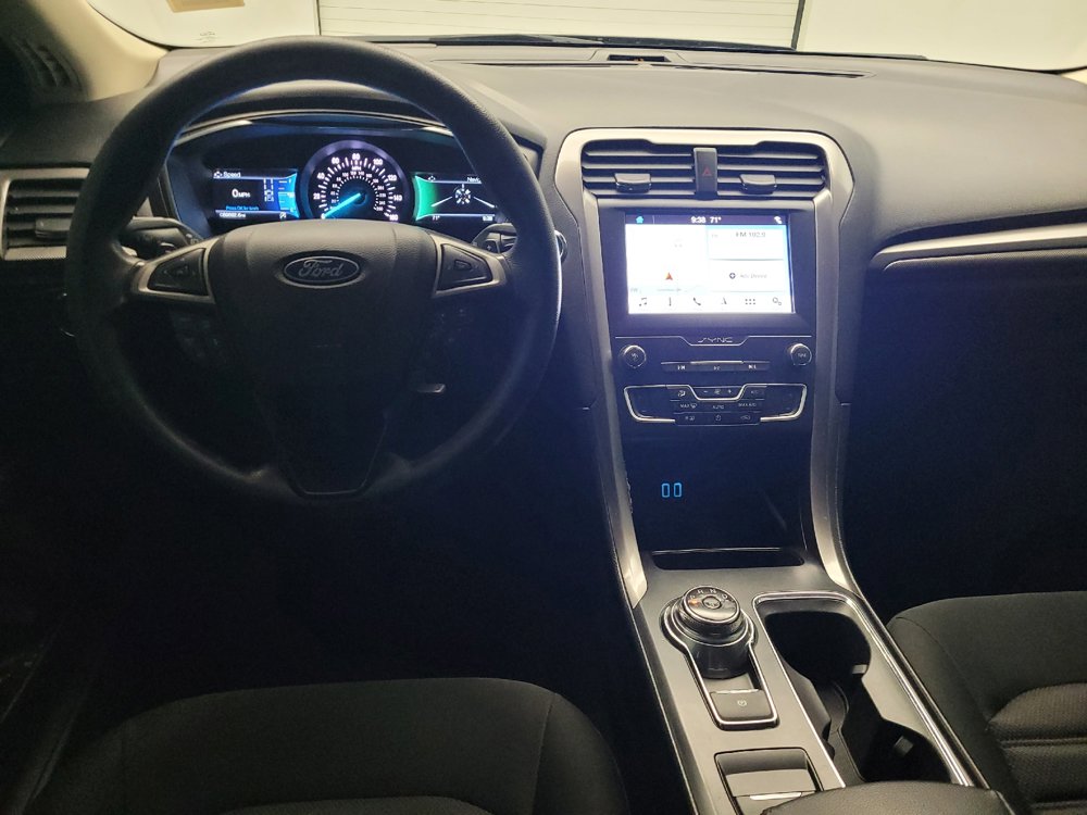 Used 2019 Ford Fusion SE FWD image 22