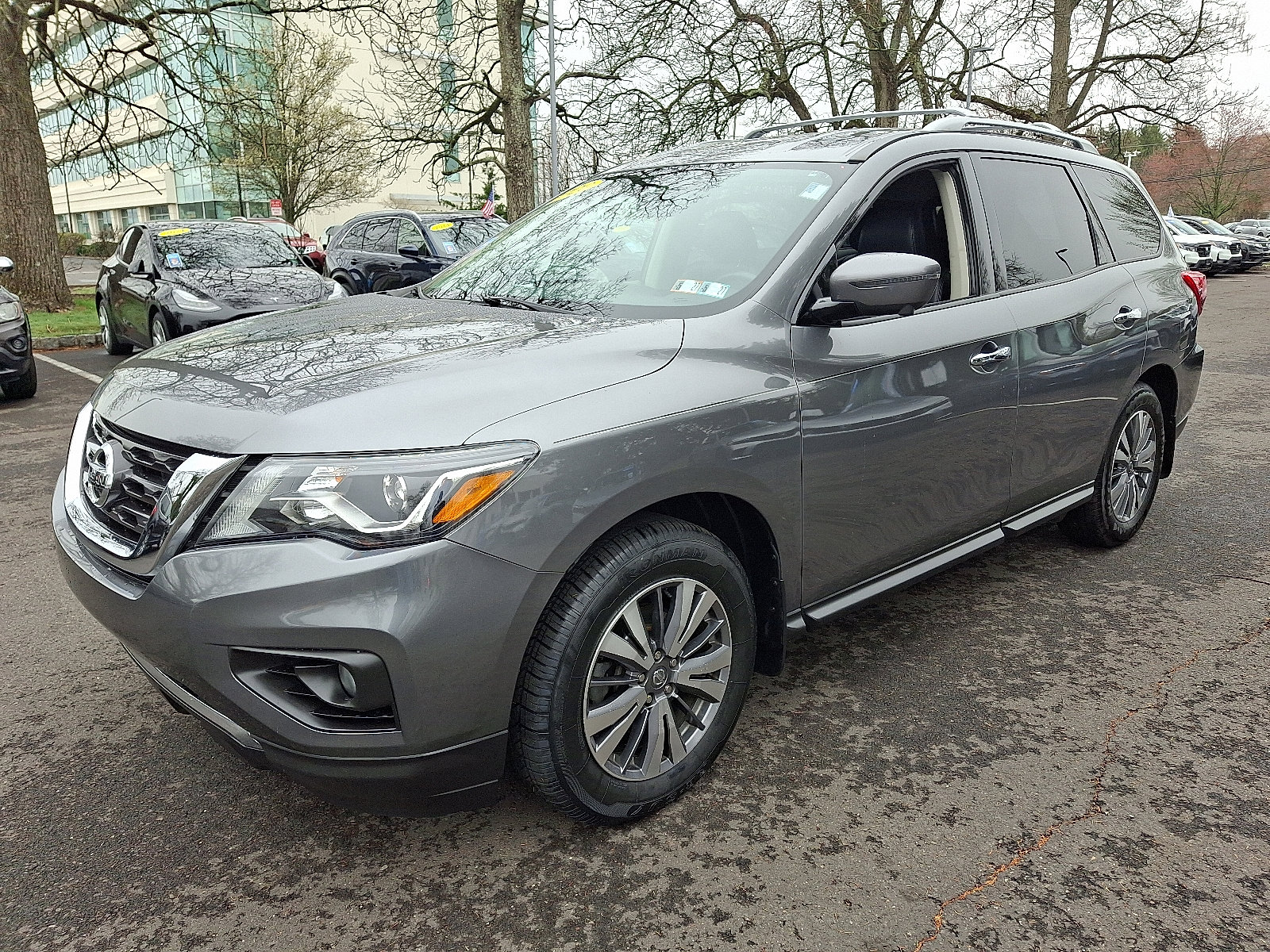 Used 2020 Nissan Pathfinder SL w/ Cargo Package AWD/4WD image 3