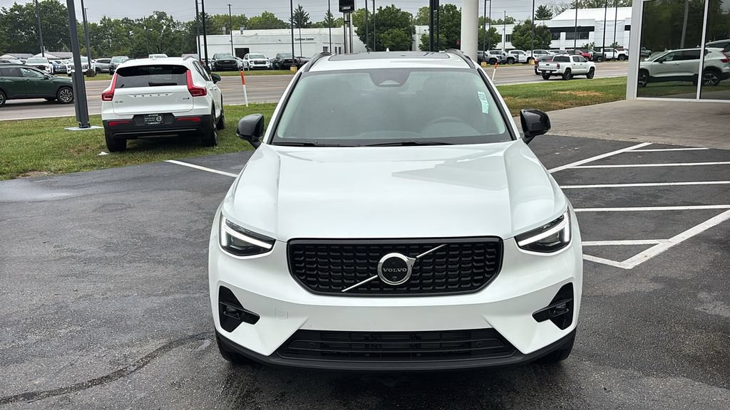 New 2026 Volvo XC40 B5 Plus w/ Protection Package Premier AWD/4WD image 5