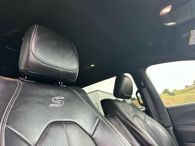 Used 2022 Chrysler Pacifica Touring-L w/ Uconnect Theater Family Group image 21