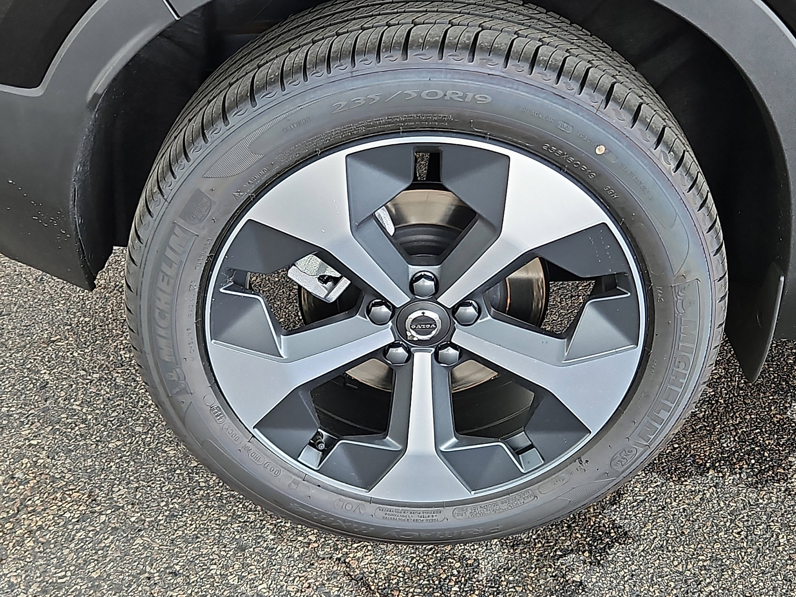New 2026 Volvo XC40 B5 Plus w/ Climate Package AWD/4WD image 7