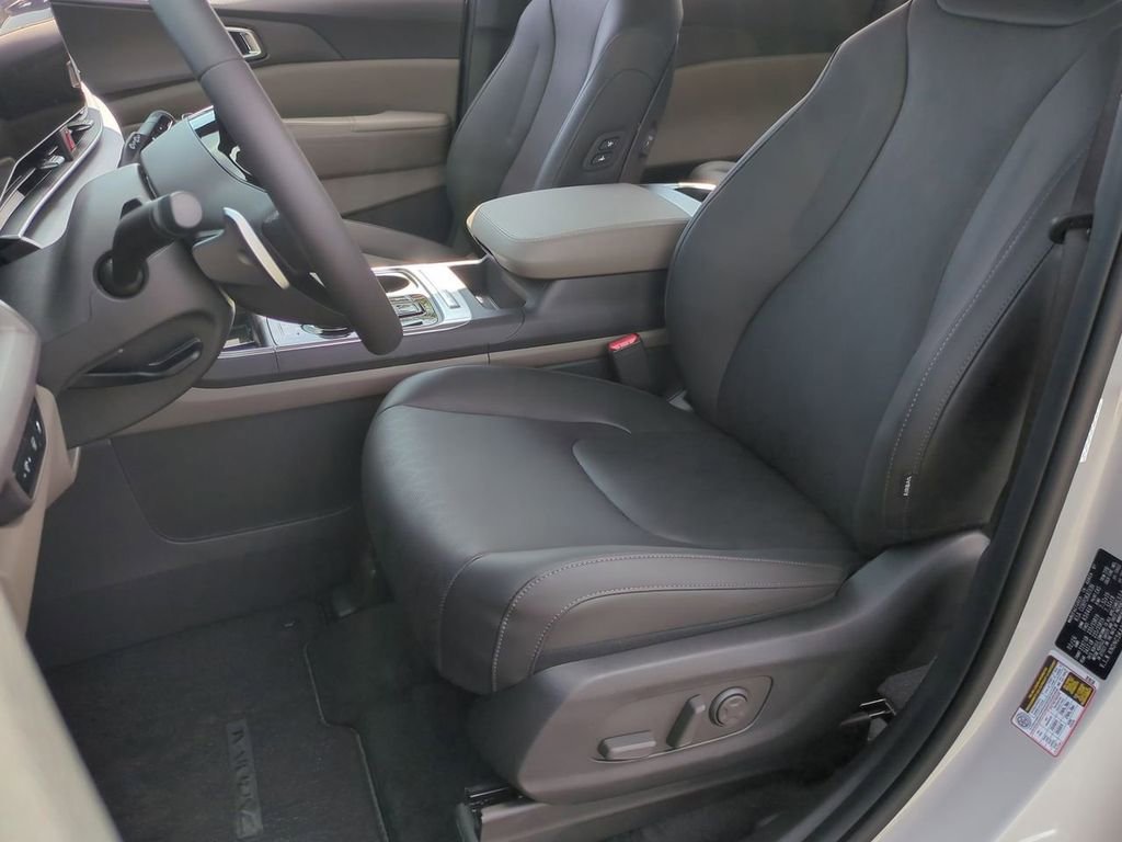 New 2026 Kia Carnival SX FWD image 19