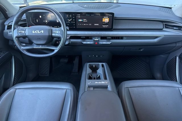 Certified 2024 Kia EV9 Light Long Range RWD image 17