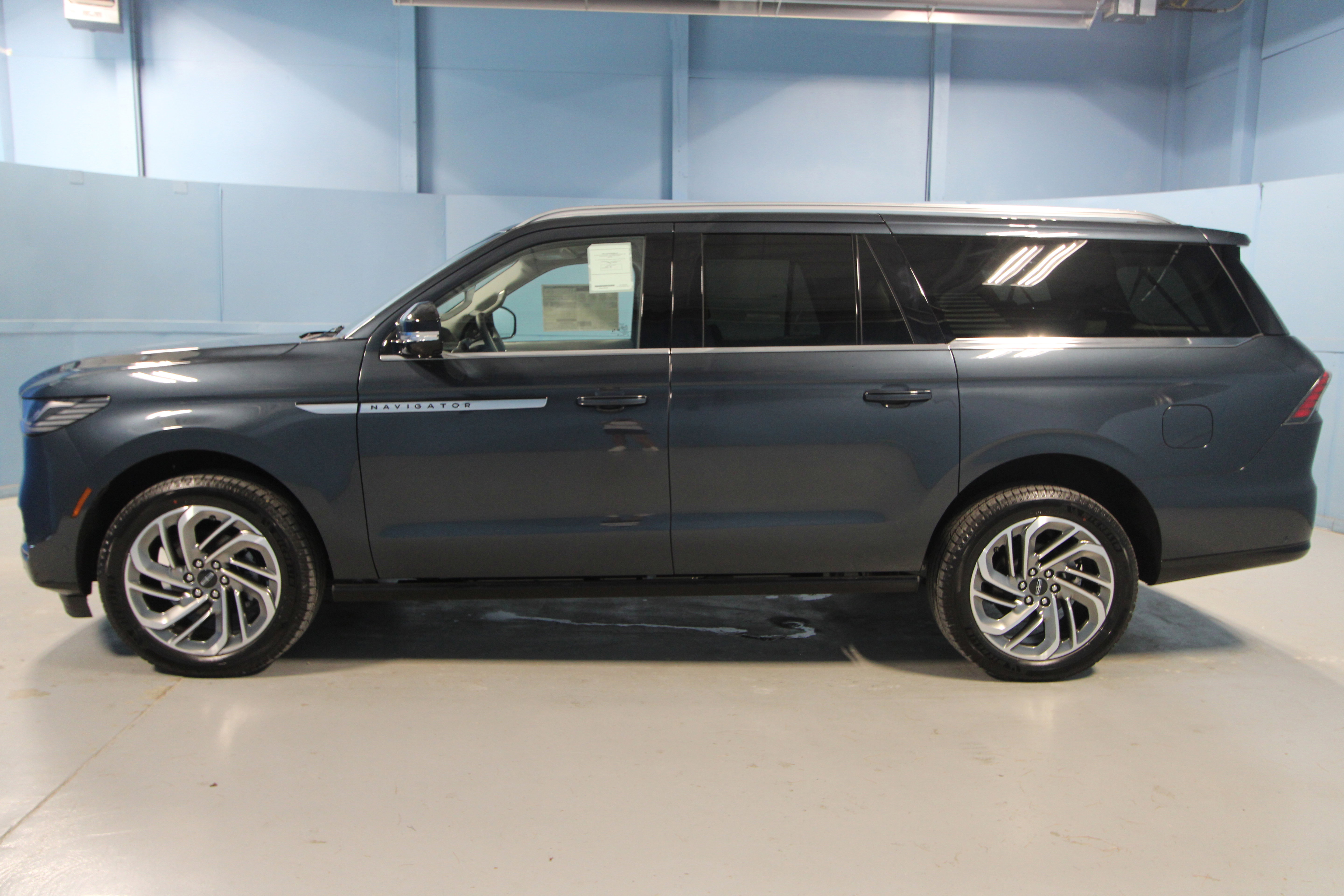 New 2025 Lincoln Navigator L Reserve image 34