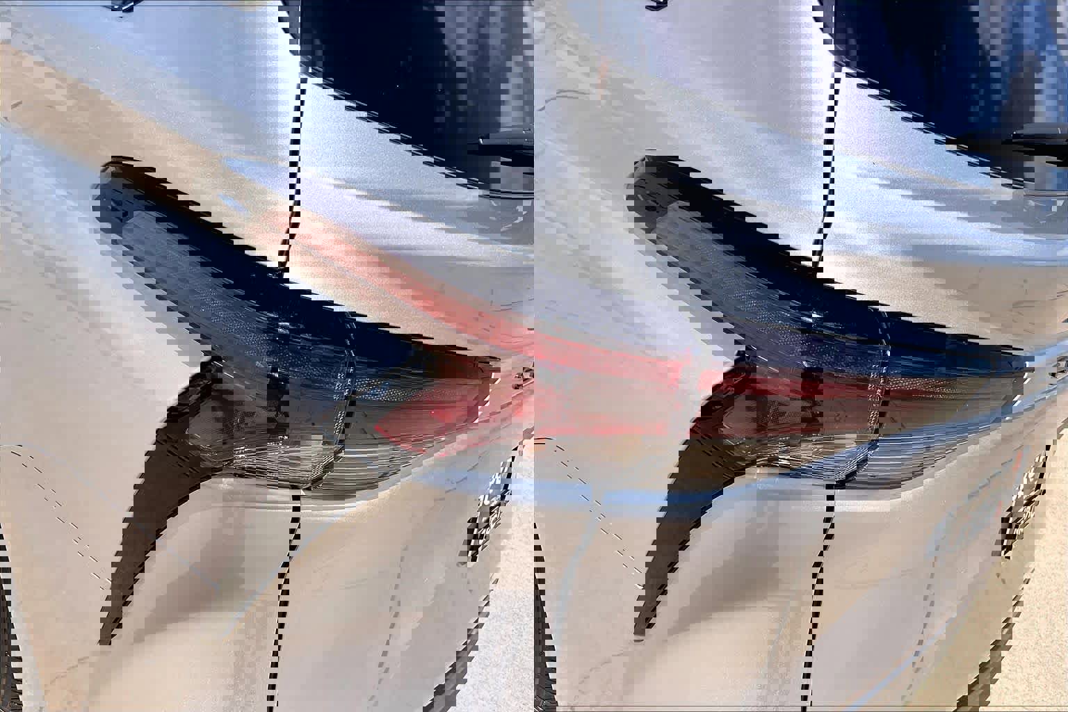 Used 2024 Toyota Sienna XLE FWD image 52