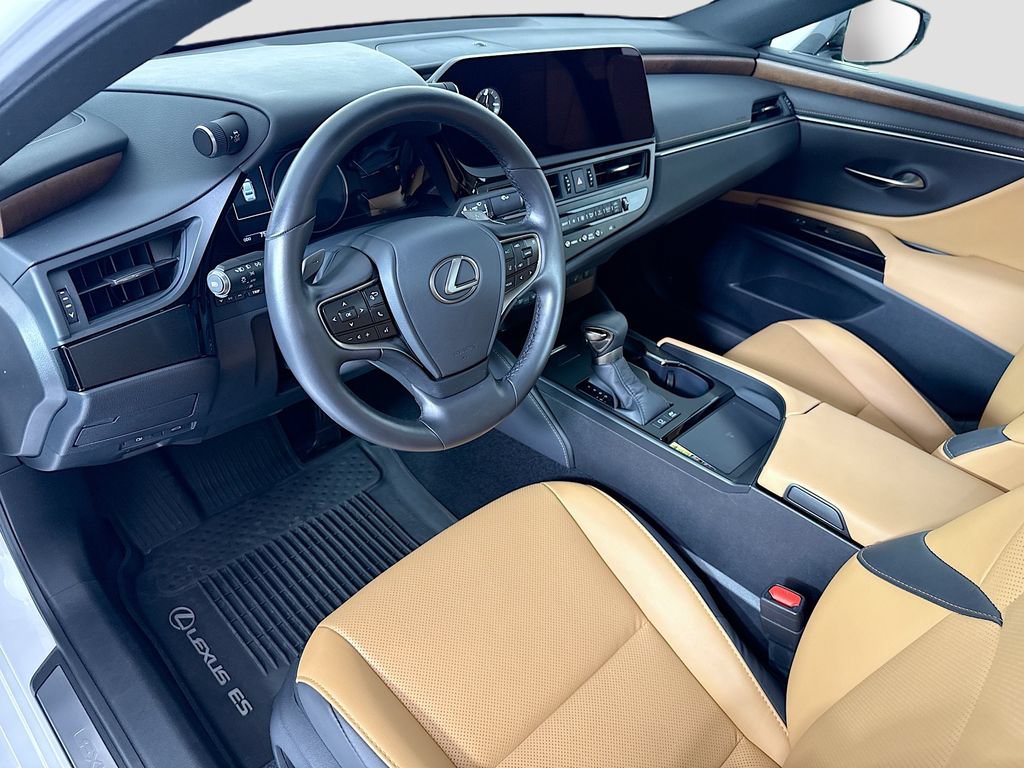 Certified 2025 Lexus ES 300h w/ Premium Package FWD image 9