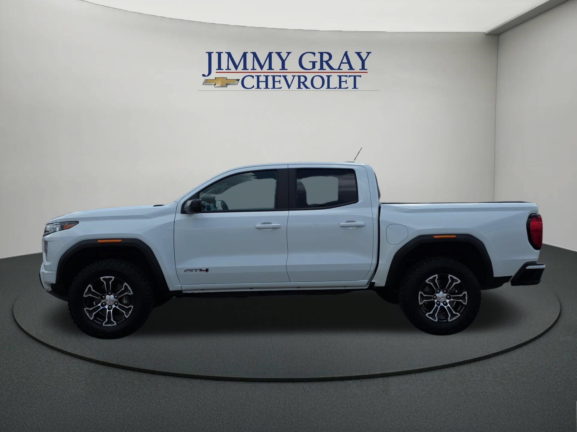 Used 2024 GMC Canyon AT4 AWD/4WD image 2