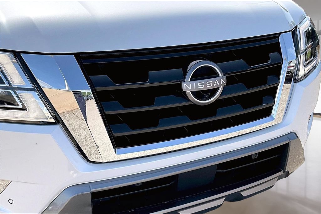 Used 2021 Nissan Armada Platinum w/ Captain's Chairs Package AWD/4WD image 31