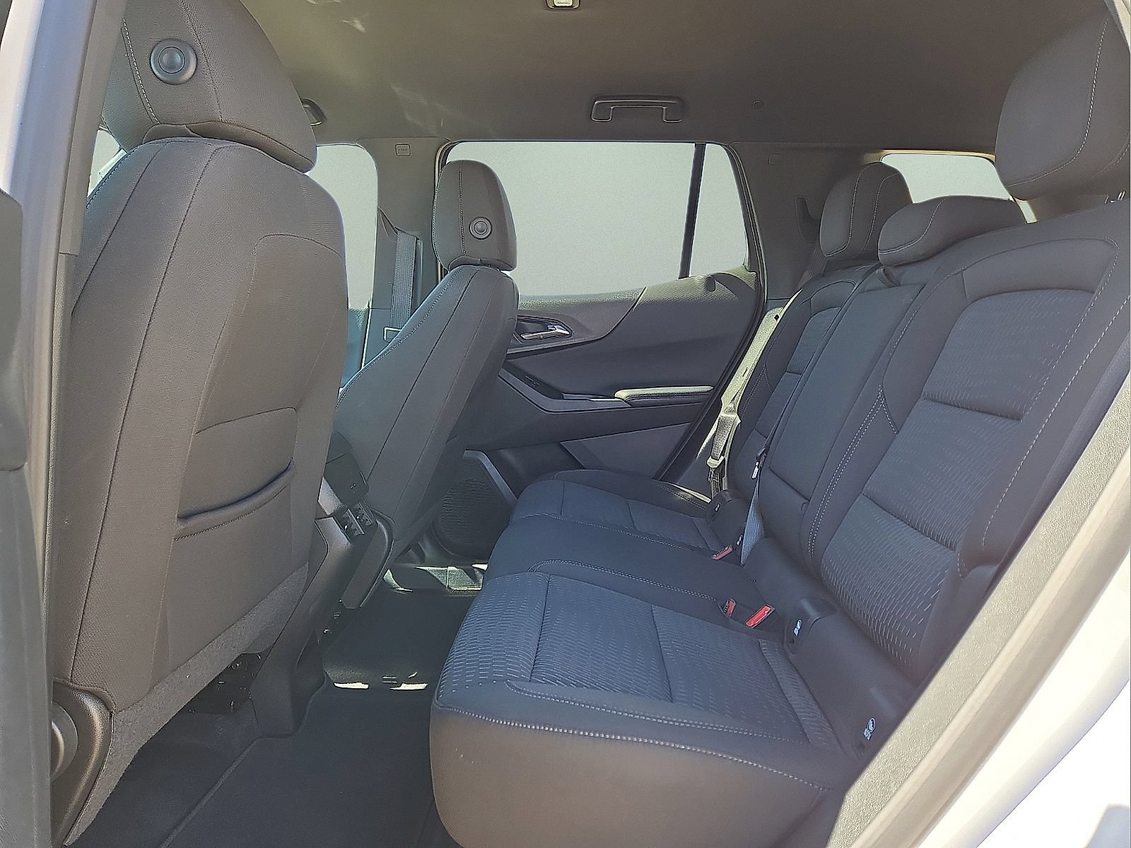Used 2025 Chevrolet Equinox LT AWD/4WD image 14