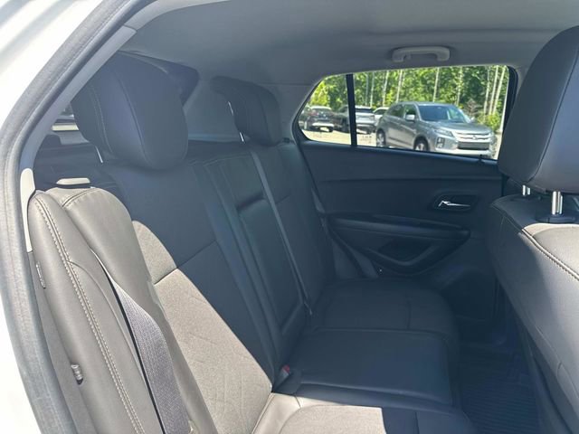 Used 2022 Chevrolet Trax LT w/ LT Convenience Package AWD/4WD image 21