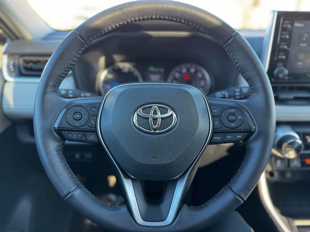 Used 2021 Toyota RAV4 XLE w/ Convenience Package image 21