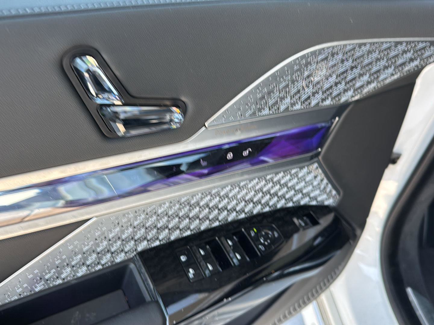 Used 2024 BMW i7 xDrive60 w/ Executive Package image 27