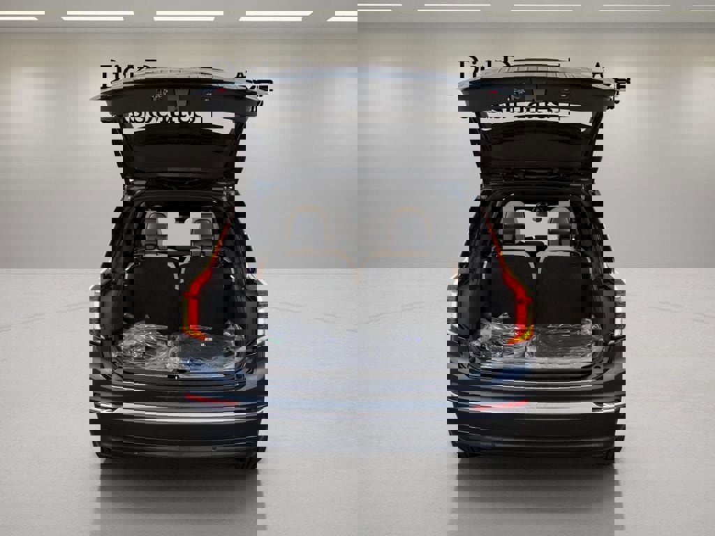 New 2026 Volvo XC90 B6 Plus w/ Protection Package Premier image 29