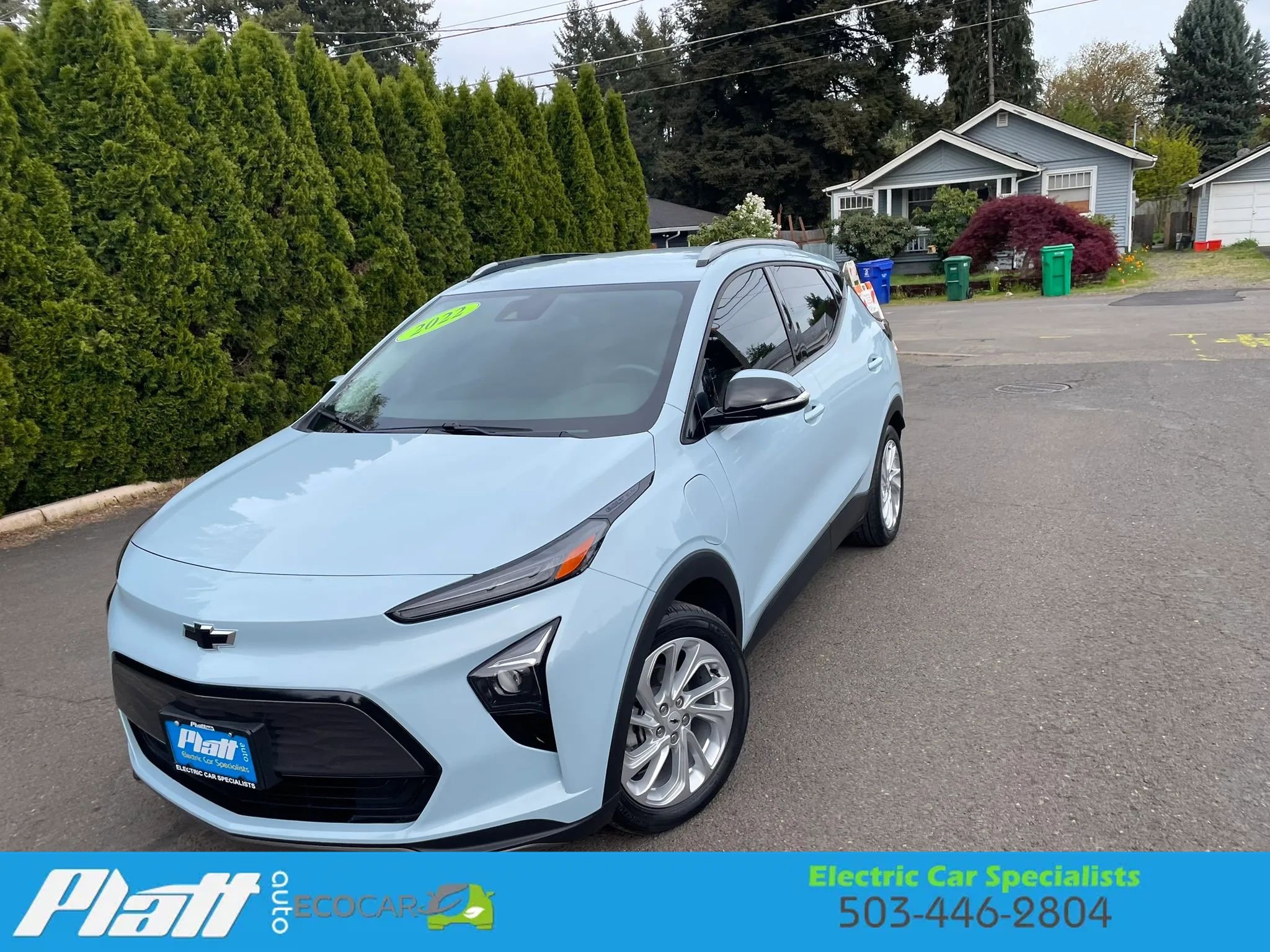 Used 2022 Chevrolet Bolt EUV LT w/ Comfort Package FWD image 2