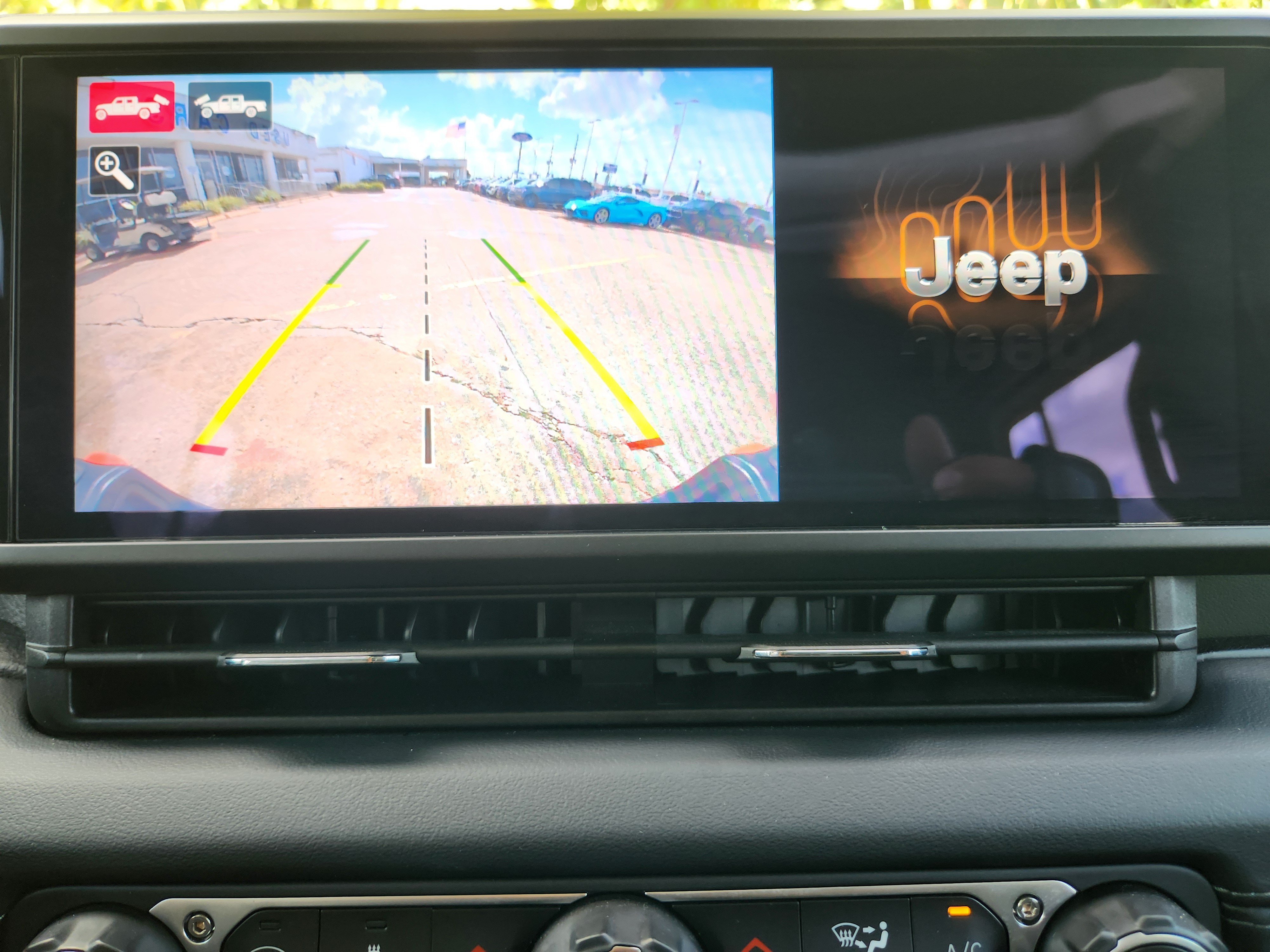 Used 2024 Jeep Gladiator Mojave AWD/4WD image 13