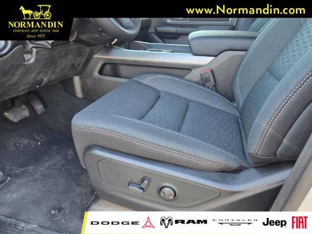 New 2026 RAM 1500 Big Horn AWD/4WD image 9