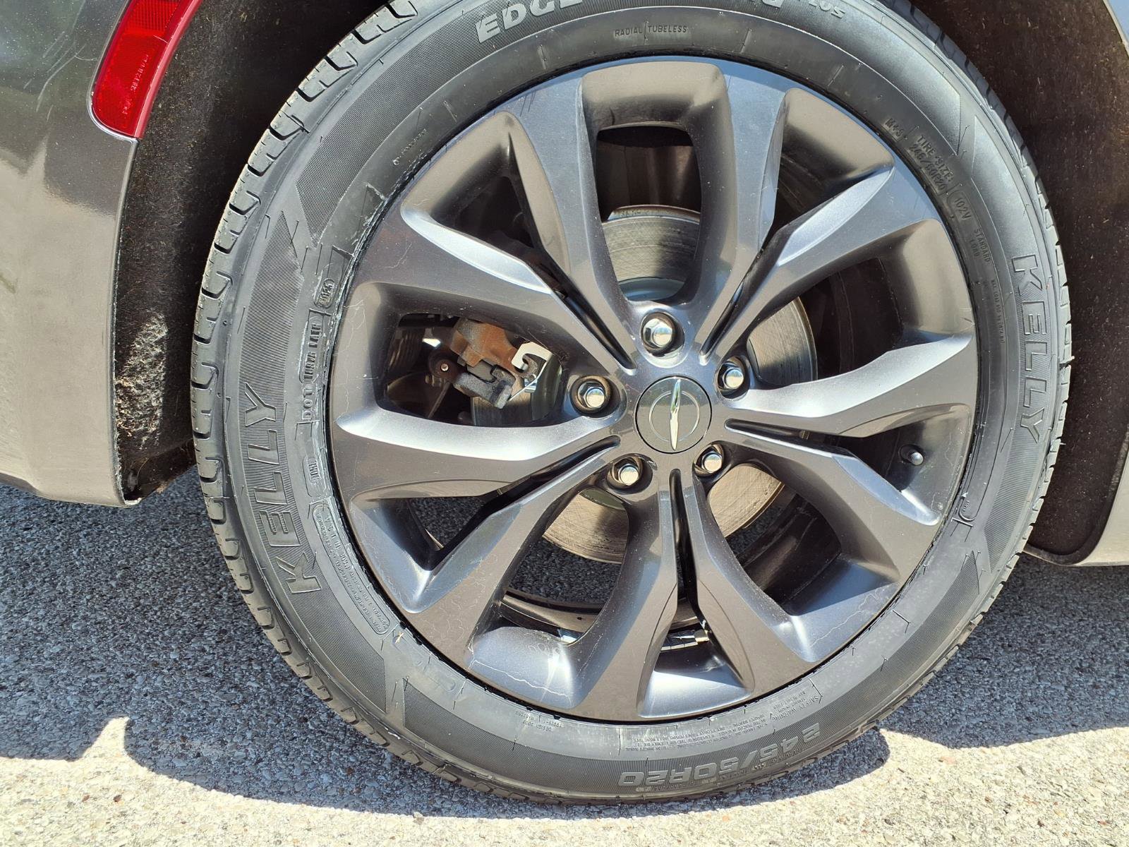 Used 2020 Chrysler Pacifica Touring-L Plus w/ S Appearance Package FWD image 32