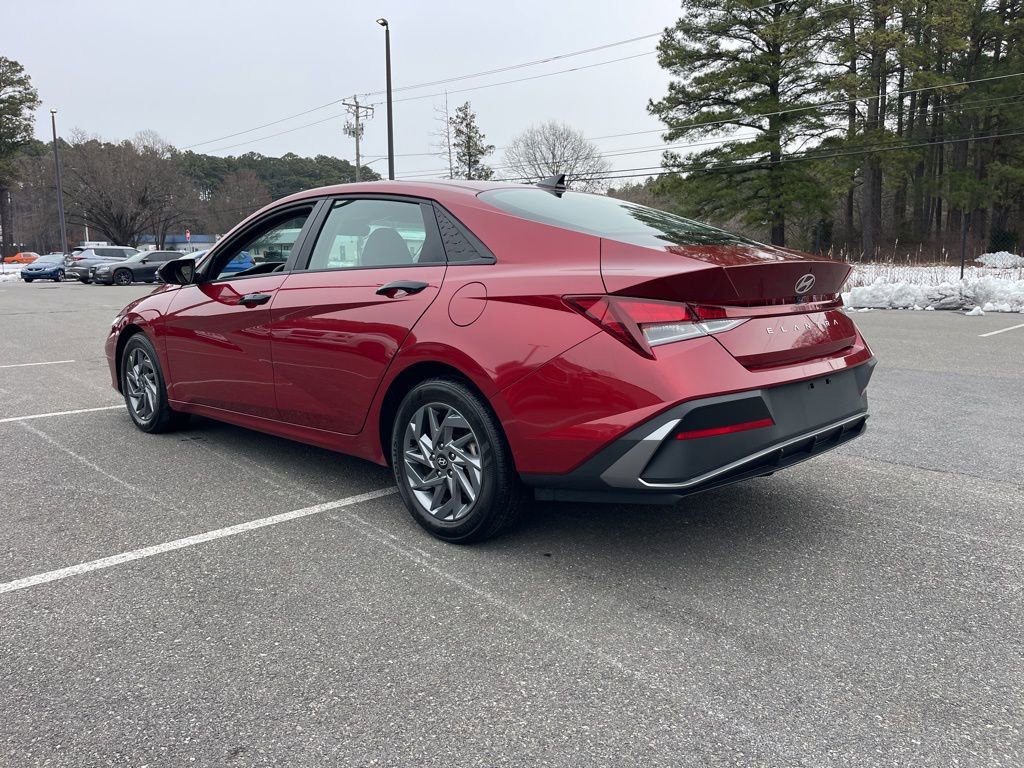 Certified 2024 Hyundai Elantra SEL image 7