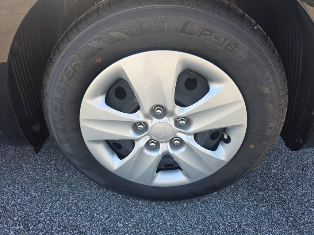 Used 2016 Kia Forte LX FWD image 20