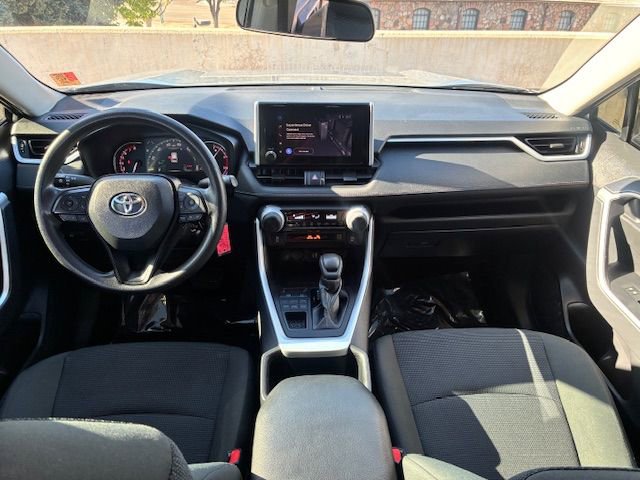 Used 2024 Toyota RAV4 LE AWD/4WD image 15