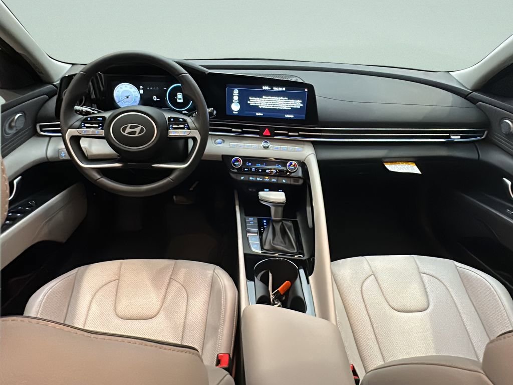 Certified 2025 Hyundai Elantra Limited image 19