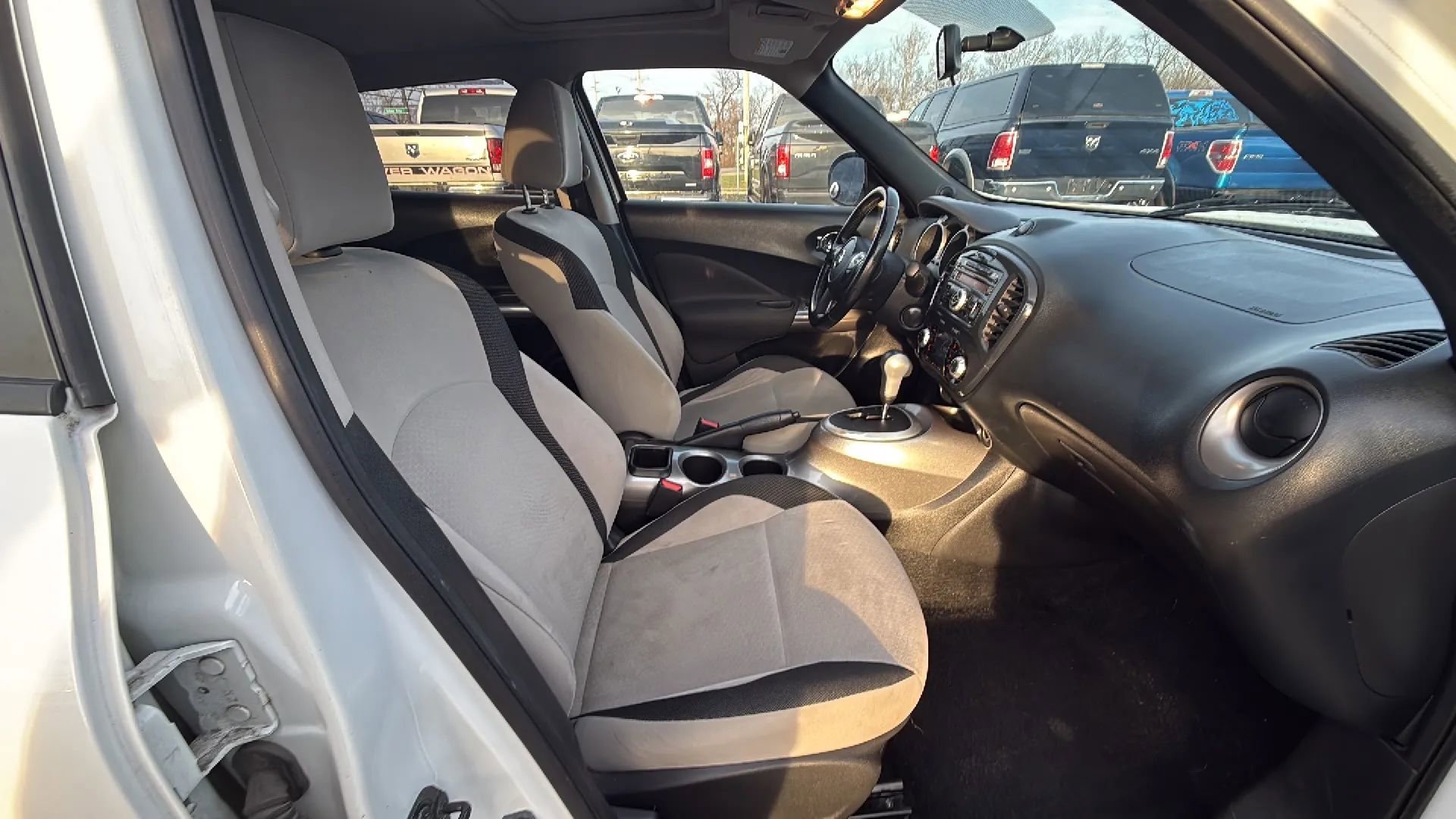 Used 2014 Nissan Juke SV image 17