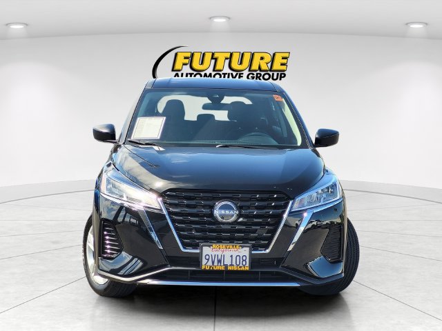 Certified 2025 Nissan Kicks Play S FWD image 2