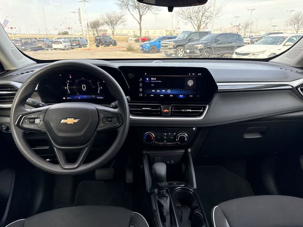 Used 2025 Chevrolet TrailBlazer LT FWD image 15