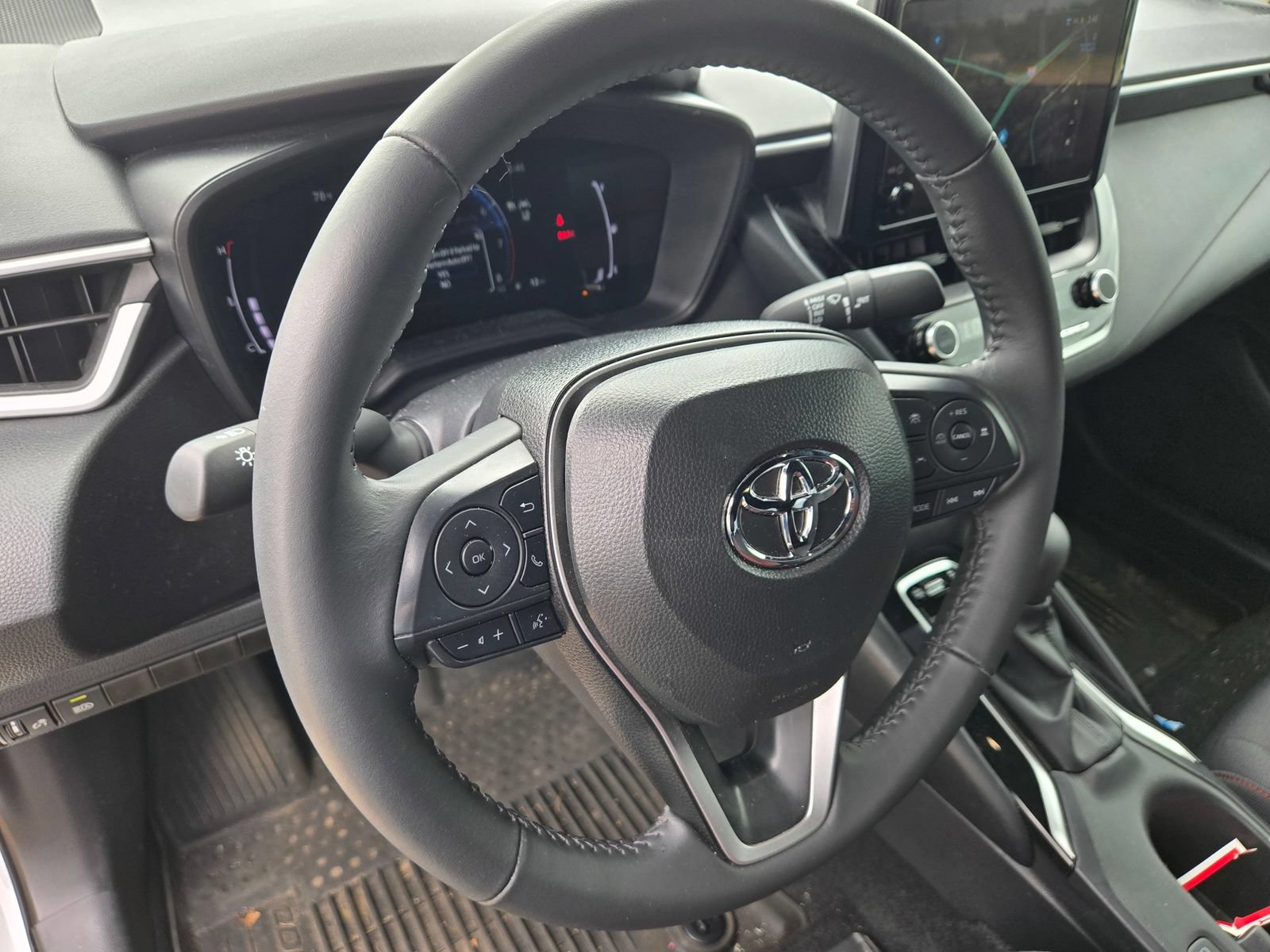 Used 2026 Toyota Corolla SE FWD image 10