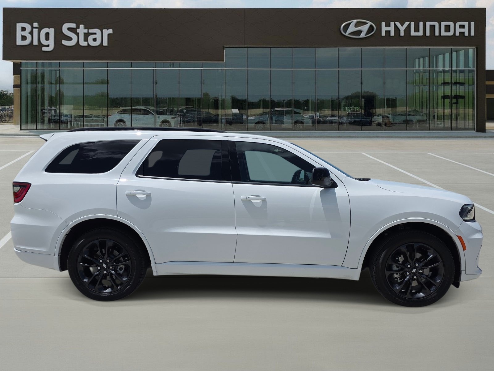 Used 2025 Dodge Durango GT w/ Blacktop Package RWD image 5