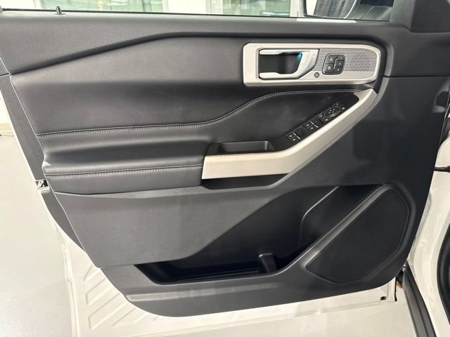 Used 2022 Ford Explorer Limited w/ Equipment Group 301A RWD image 19