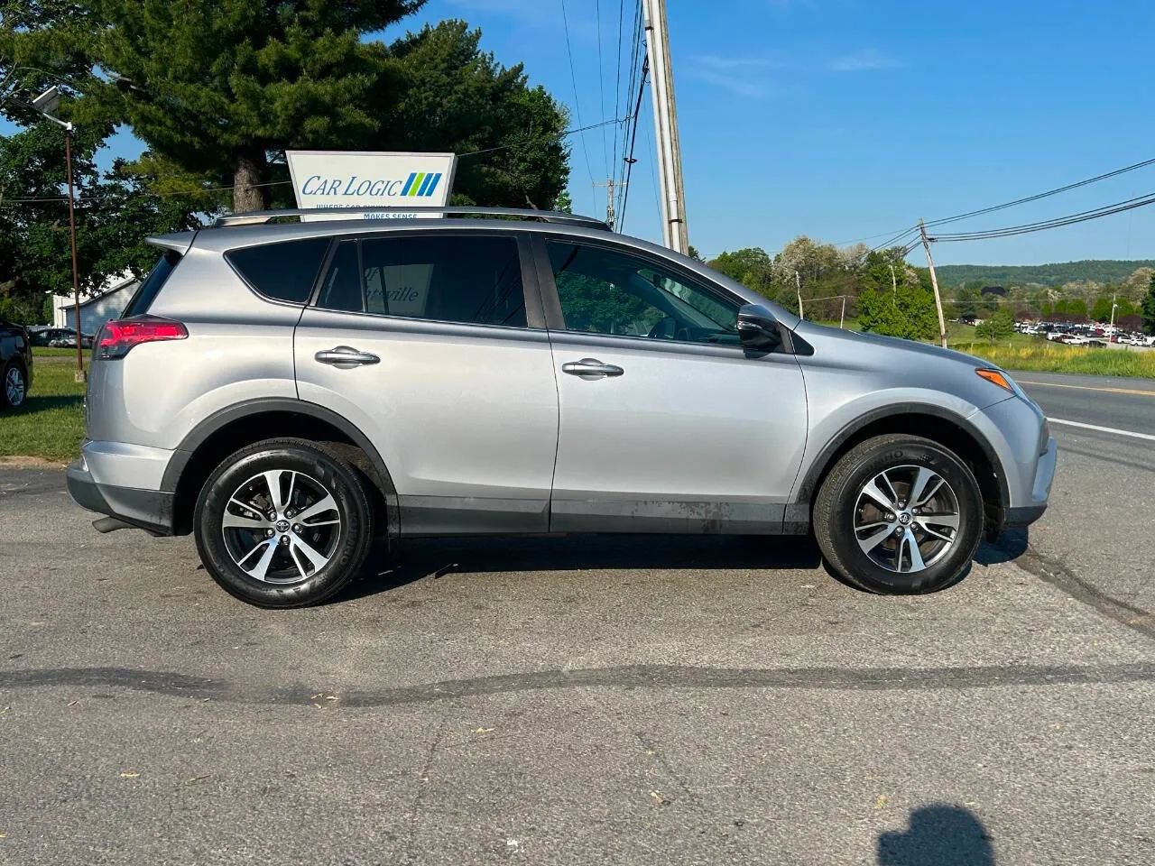 Used 2017 Toyota RAV4 XLE w/ Plus Special Value Package AWD/4WD image 7