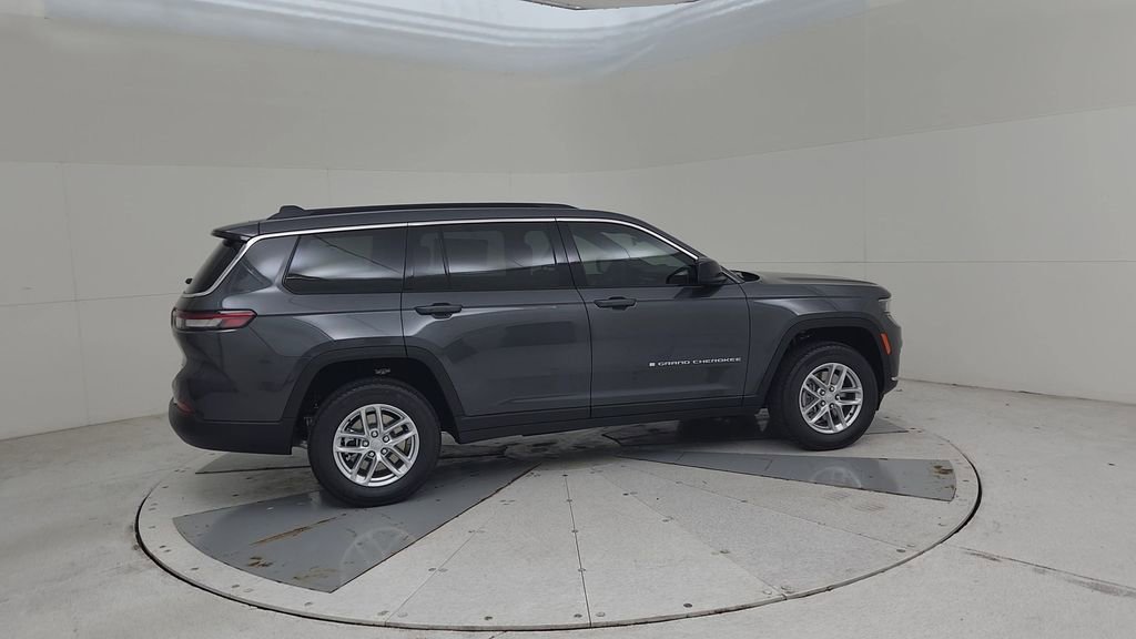 New 2025 Jeep Grand Cherokee L Laredo image 16