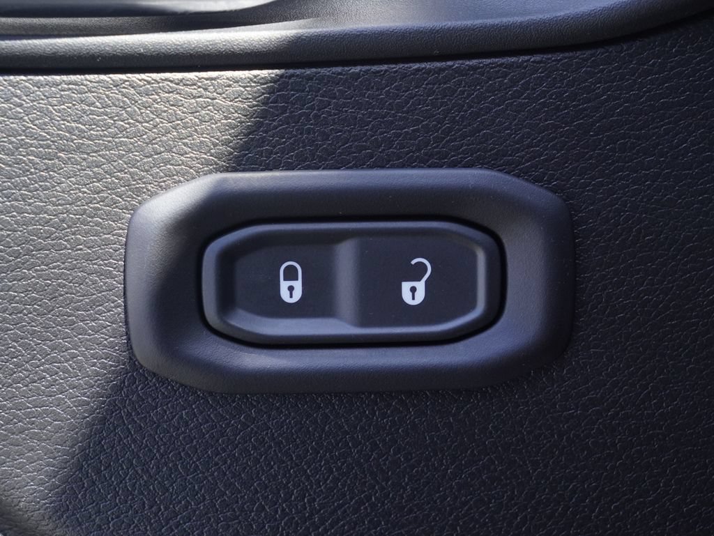 Certified 2025 Jeep Gladiator Sport AWD/4WD image 12