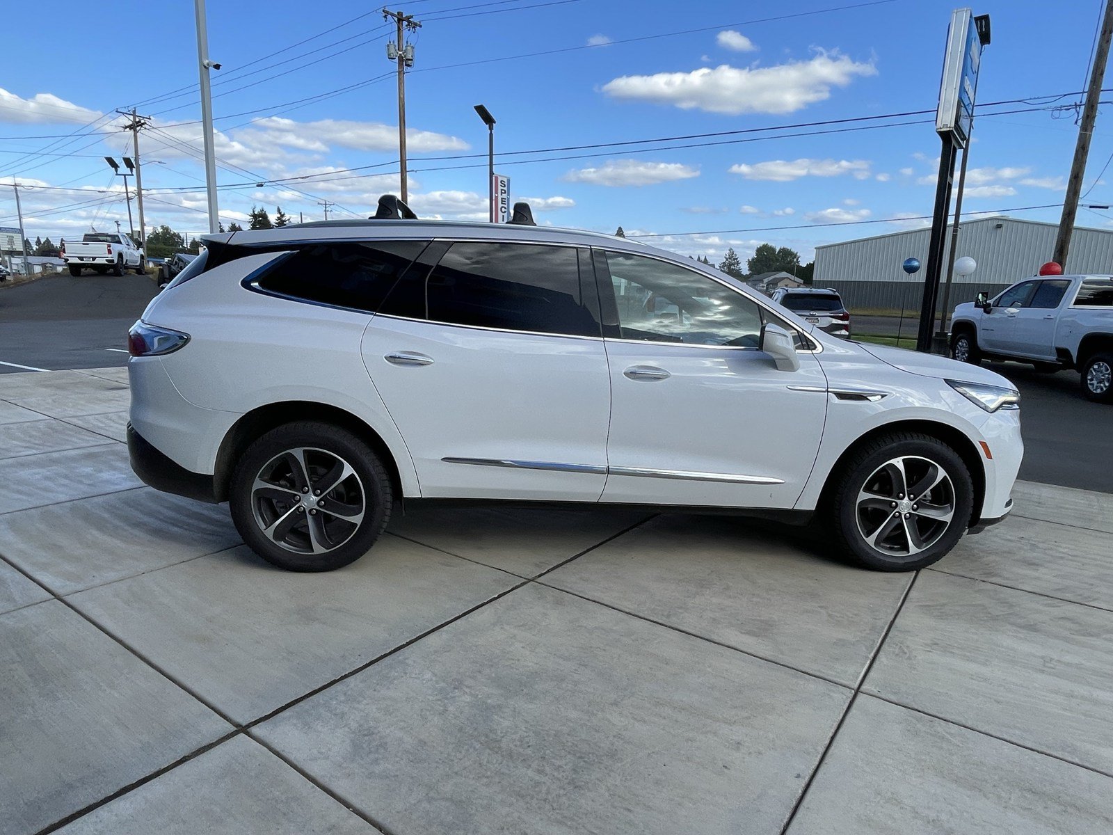 Used 2022 Buick Enclave Essence w/ Experience Buick Package AWD/4WD image 5