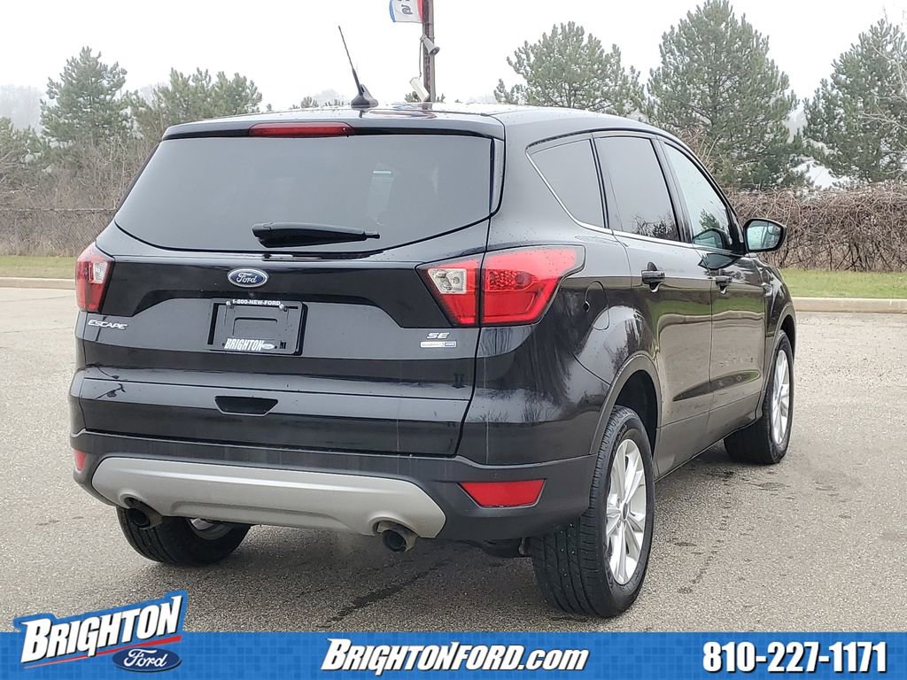 Used 2019 Ford Escape SE image 4