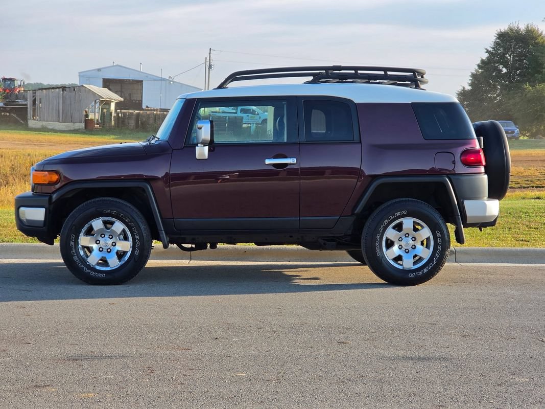 Used 2007 Toyota FJ Cruiser 4WD w/ Convenience Pkg image 2
