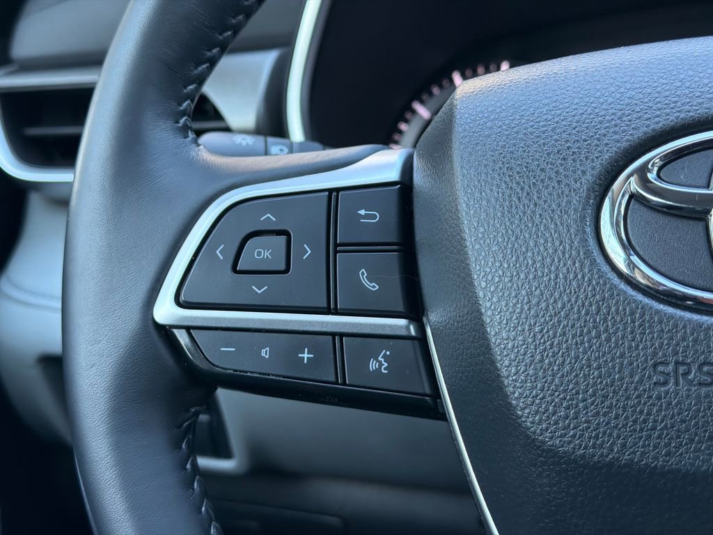 Used 2023 Toyota Highlander XLE image 25