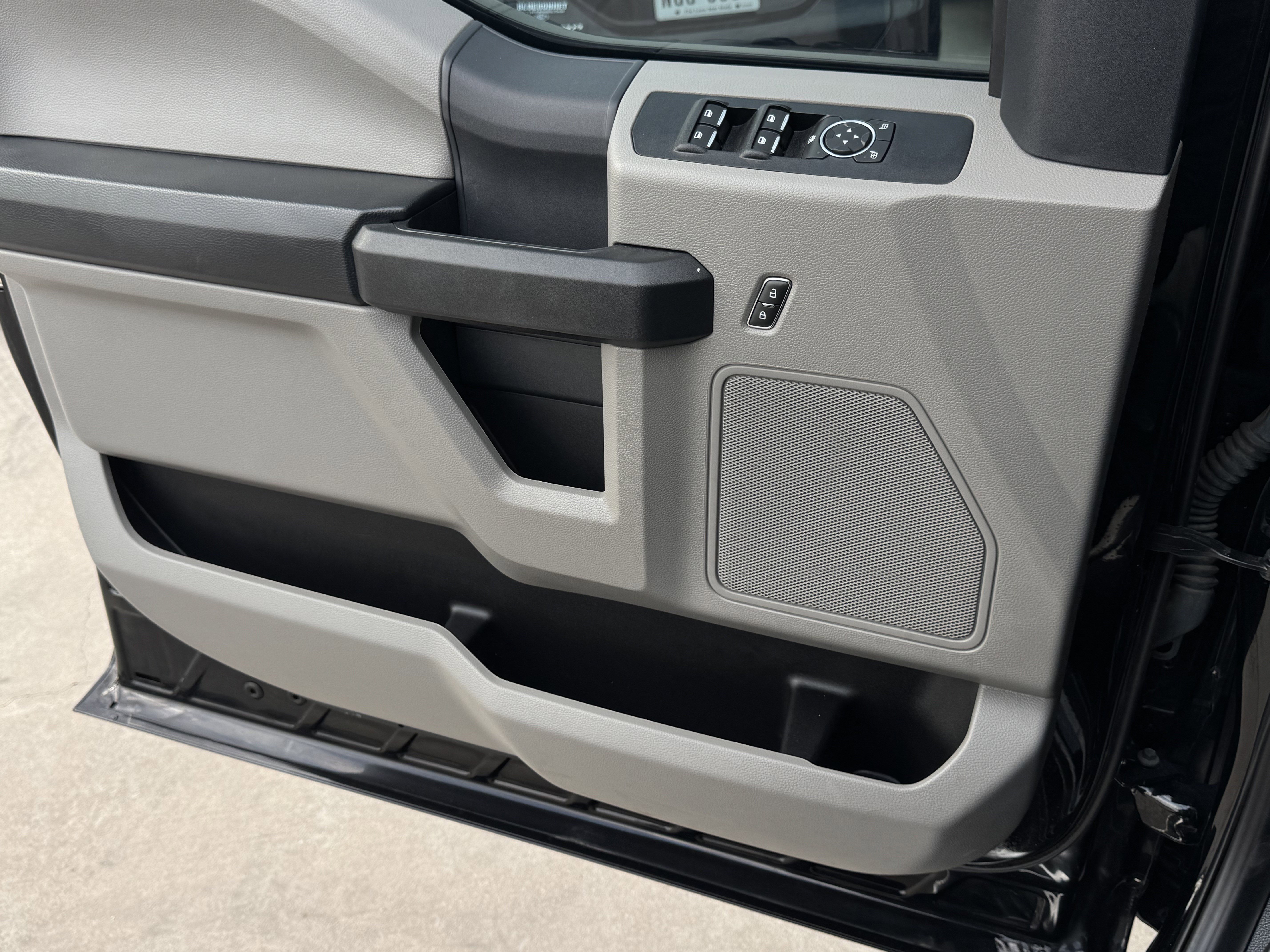 Used 2022 Ford F250 XL w/ STX Appearance Package image 24