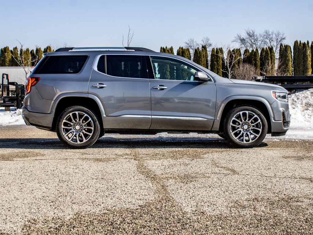 Used 2020 GMC Acadia Denali w/ Technology Package image 2