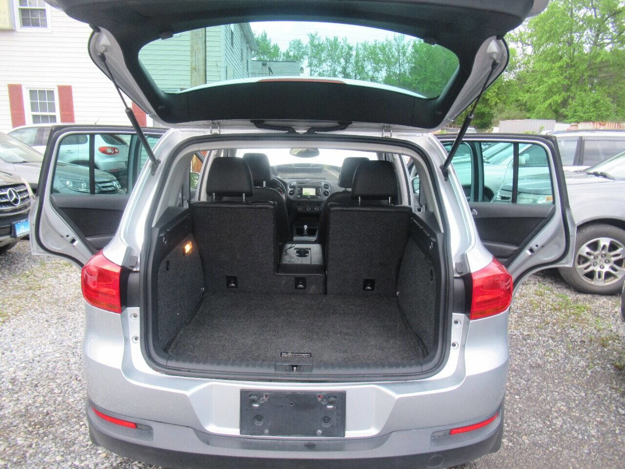 Used 2013 Volkswagen Tiguan SE image 10