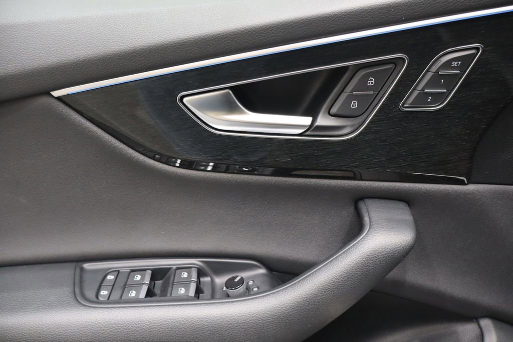 Used 2019 Audi Q8 Premium Plus image 17