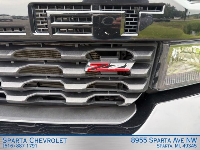 Used 2021 Chevrolet Silverado 1500 Custom Trail Boss w/ Midnight Edition AWD/4WD image 11