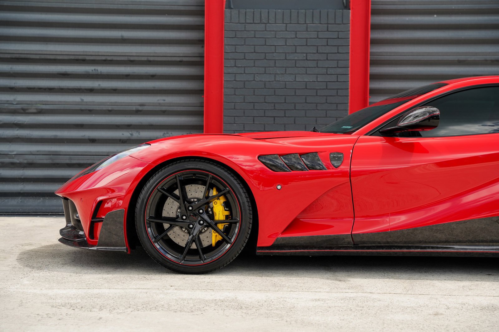 Used 2020 Ferrari 812 Superfast RWD image 6
